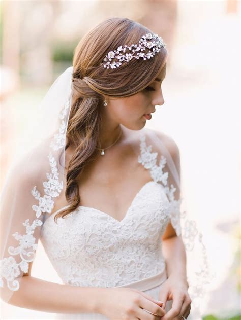 Famous Wedding Hairstyle With Veil 2022 Photography