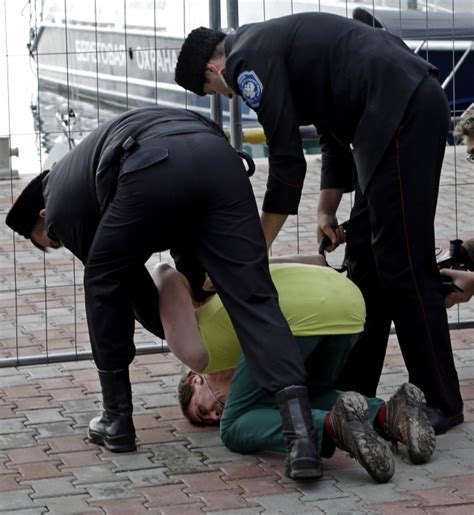Pussy Riot Whipped By Cossack Militia In Sochi New York Daily News