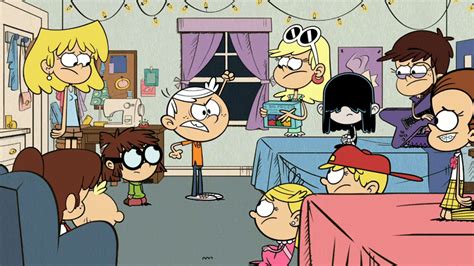 Image Lincoln With His Sisters The Loud House Encyclopedia