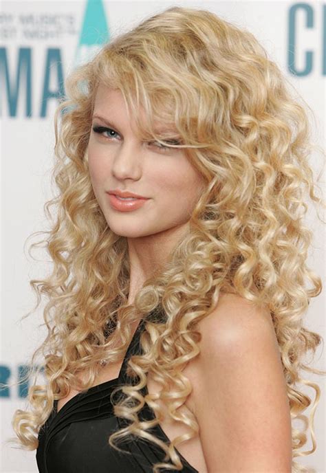 Short curly hairstyle for blondes short blonde hairstyles for curly hair may feature a dark underlayer or a dark undercut. Top 15 Amazing Curly Hairstyles With Blonde Hair