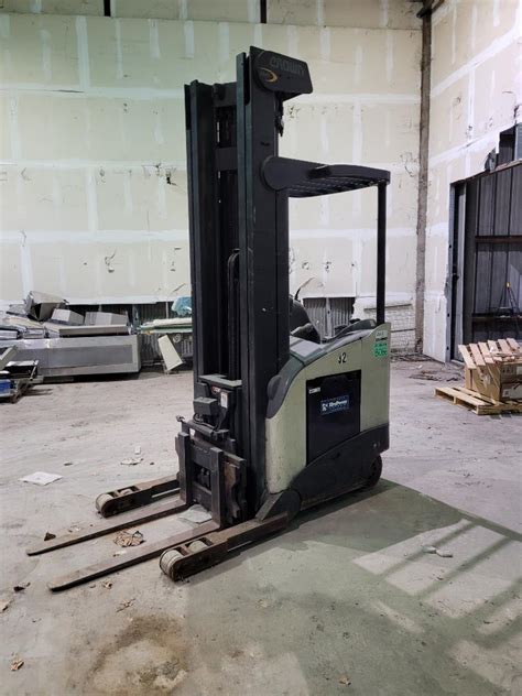 Used Crown Rr 5200 Series 4500 Lb Capacity Forklift