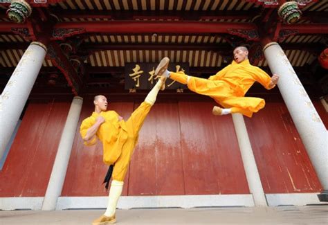 10 Awe Inspiring Images Of Shaolin Kung Fu Monks In Training