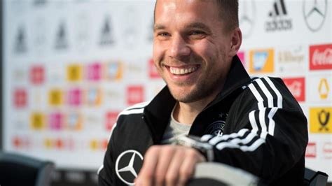 1 1 1 1 1. Nationalmannschaft: Podolski will als Fan zur WM 2018 ...