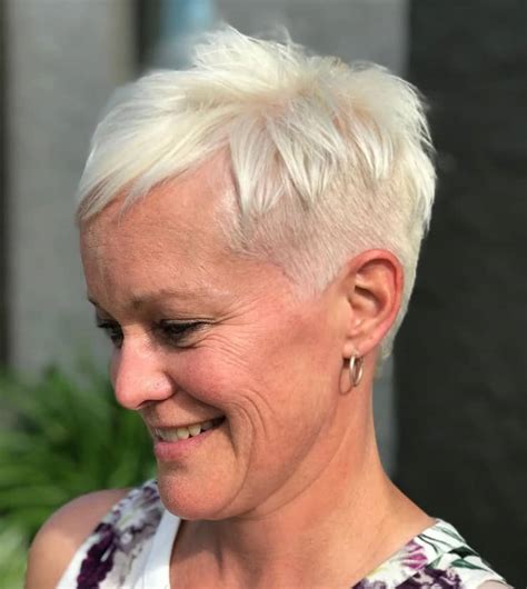 23 Best Pixie Haircuts for Older Women (2023 Trends) – Hairstyle Camp