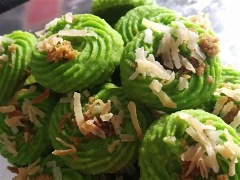 They are popularly used in nonya, malaysian, thai and south east asian cooking (including drinks and desserts). Resepi Sagu Gula Melaka Guna Susu Cair - Kota Krikilan