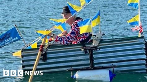 Ex Army Major Rows To Isle Of Wight In Diy Boat For Ukraine Bbc News