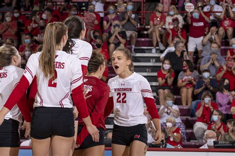 Wisconsin Badgers Volleyball Six Players Earn All Conference Honors Bucky S Th Quarter