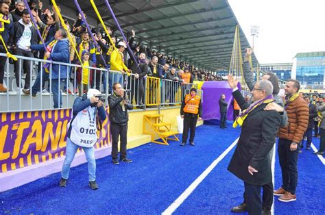 Lig, ligler, ziraat türkiye murat özkaya. 100 yıllık çınar yuvasına döndü