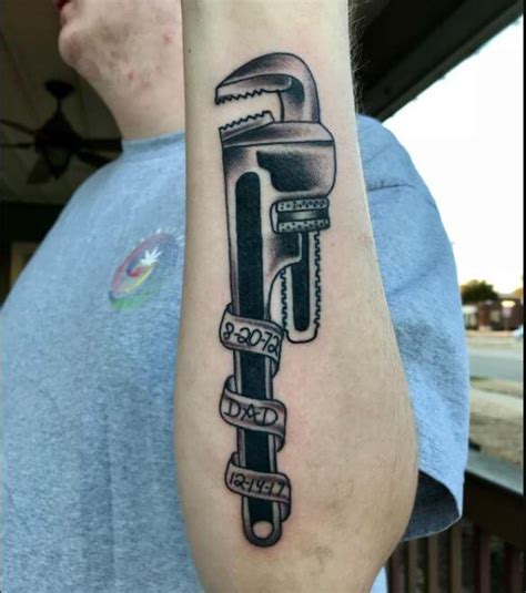 I have been designing custom lettering for 20 years now and have not run out of ideas for your custom tattoo designs. 110+ Best Memorial Tattoos Designs & Ideas (2018 ...