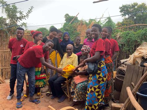 Malawian Youth Giving Back To The Elderly — Mbedza Malawi For The