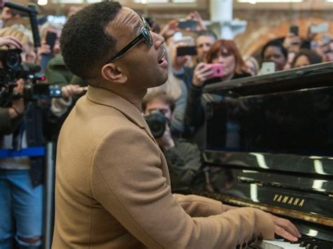 John Legend Surprises Commuters At St Pancras With An Incredible Three Song Set Livenationtv