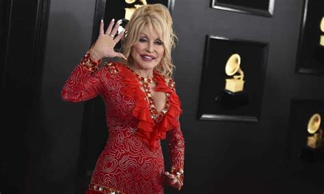 dolly parton turned down presidential medal of freedom twice from trump dolly parton the