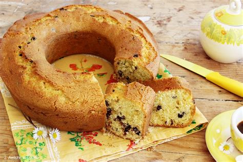 Ciambellone al cocco e gocce di cioccolato - 2 Amiche in ...