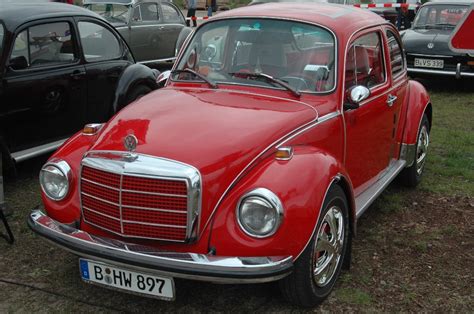 Mercedes benz rot poster und kunstdrucke. roter VW Käfer mit Mercedes Benz Kühlergrill Foto & Bild ...
