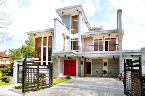 She shared, lagi ako nanonood ng tiny house sa netflix and i always follow tiny house living on instagram. Take a Tour Inside the Grandiose 3-Storey House of Gerald ...