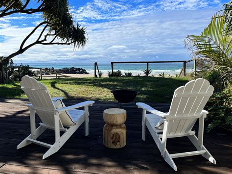 Beachfront Bliss - Absolute Beachfront Luxury Palm Beach - Linen