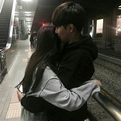 Pin By 𝕴𝖈𝖊𝖑𝖆𝖓𝖉 𝕱𝖔𝖝 On Couple Ulzzang Couple Korean Couple Couples Asian