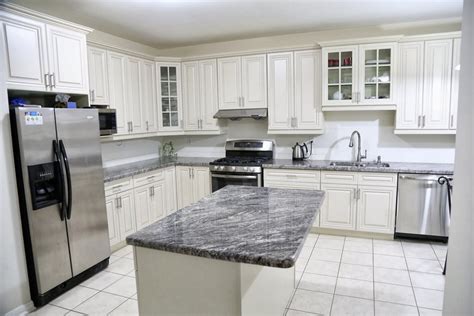 Granite granite gives your bathroom countertops a sense of depth that could not be found at such intensity in any other man made material. Granite Countertop: Rocky Mountain Granite Countertop ...