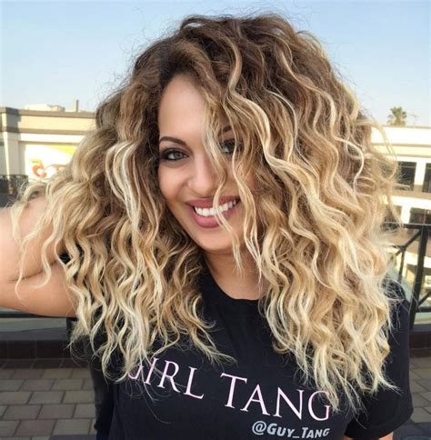 21 most dazzling curly blonde hairstyles hottest haircuts
