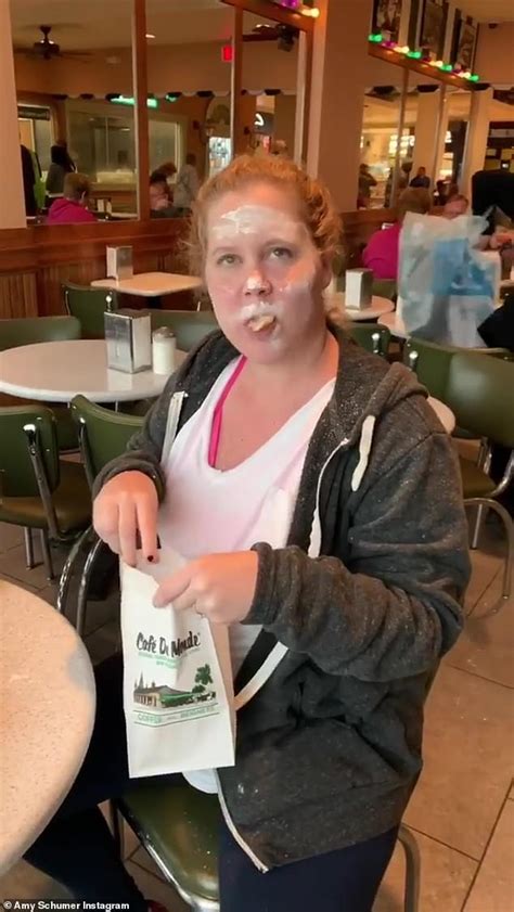 Amy Schumer Smears Powdered Sugar Around Face While Indulging In
