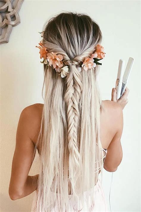 40 Dreamy Homecoming Hairstyles Fit For A Queen Hair Styles Bohemian Hairstyles Gorgeous Hair