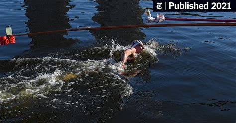 Marathon Swimmers Battle Heat And Bacteria In Tokyo The New York Times