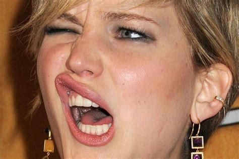 Jennifer Lawrence S Most Hilarious Facial Expressions At The Sag Awards