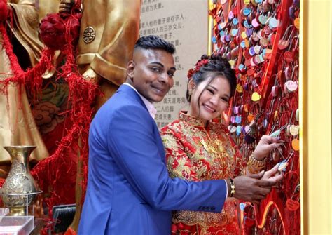 He Turned Around And Fell In Love Indian Chinese Couple Get Married At