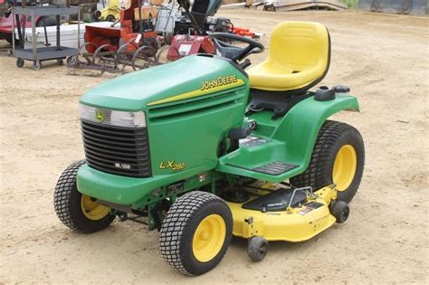 John Deere 300 Lawn Tractor With 48 Deck E4e