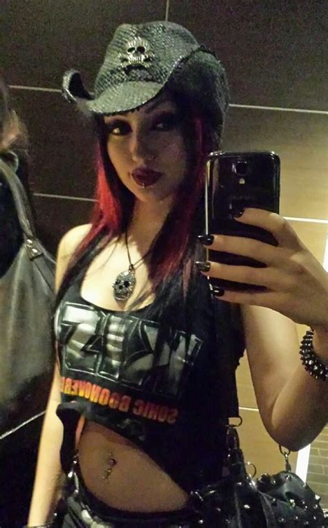 Dani Divine S Top Sexxxiest Selfie Gallery Hot Goth Girls Fashion