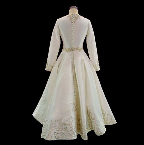 Long sleeve mermaid wedding dresses. Rosyfancy Chic Embroidery Plunging V-neck Long Sleeves Tea ...