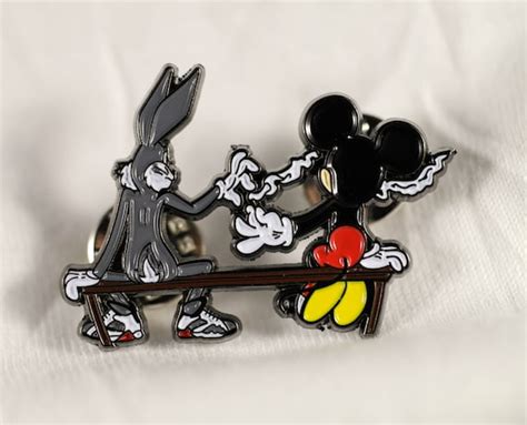 Mickey Mouse Fumando Con Bugs Bunny Imagui