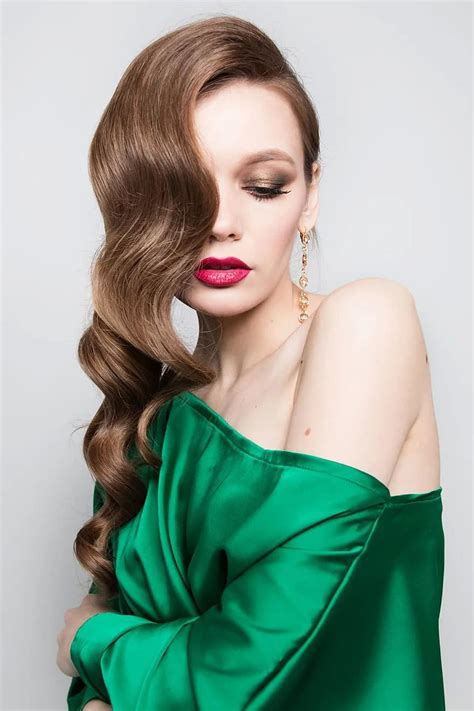 girl fashion makeup beauty model russian hair hairstyle naked plcho a green dress