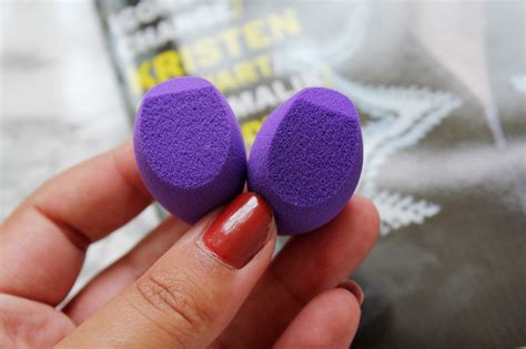 Beauty: Real Techniques Miracle Sculpting Sponge & Mini ...