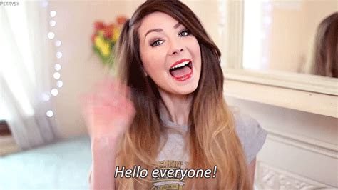 Why Is She So Amazing Zoe Sugg Shes Amazing Zoella Girl Online Hello Everyone Youtubers