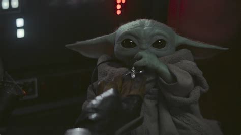 The Mandalorian Baby Yoda Bientôt En Clair Sur Nos écrans Grazia