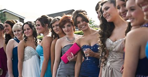 9 Tips For Posing In Prom Photos Because Youll Want To Frame Or