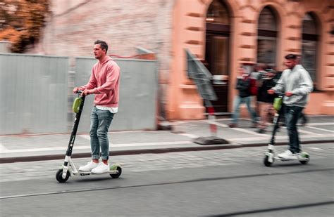Electric Scooters In Malaga Traffic Rules Where To Ride And Park Omgg