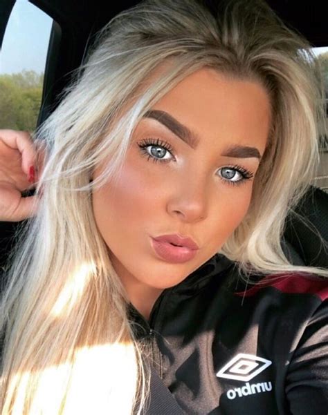 Wright has played for both charlton and millwall in the past, but is now on the lookout for. Millwall women's footie star films 'dog steering car' as ...