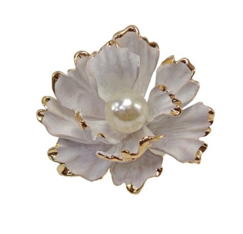 White Flower Pin With Pearl Calisa Designs