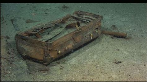 A Suitcase Lying In The Titanics Debris Field History Rms Titanic