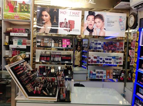 Cosmetics Stores In New Market Area Lbb Kolkata