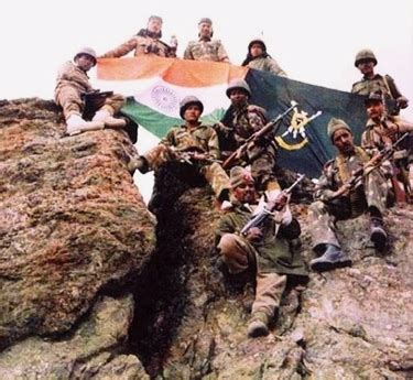 Indian soldiers burying dead pakistani soldiers according to islamic rituals after pakistan refused to accept their bodies, kargil war, 1999. Kargil War Facts for Kids