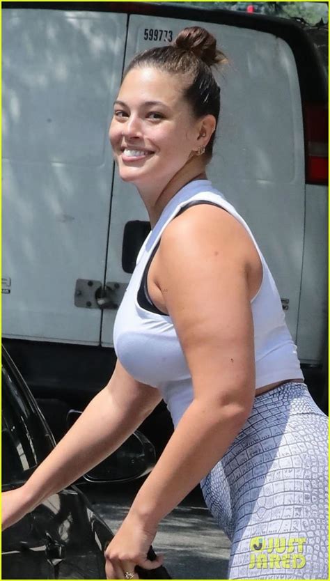 Ashley Graham Flashes A Smile While Leaving The Gym In Nyc Photo