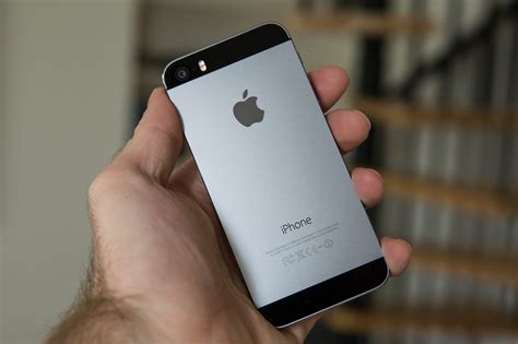 Iphone 5s Review Apples Latest Smartphone Goes For And Gets The