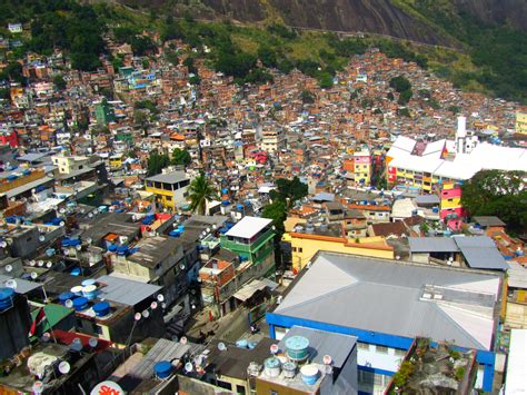 rocinha biggest favela of brasil located in rio de janeiro favelas céu