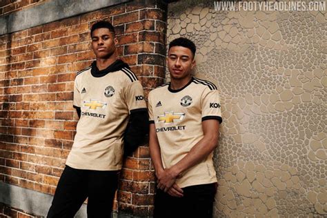 Premier league 2019/20 will be played by 3 new promoted team aston villa, norwich city and sheffield united. Manchester United 19-20 Away Kit Released - Footy Headlines