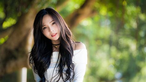 Wallpaper Beautiful Chinese Girl Look Blurry Background 3840x2160 Uhd 4k Picture Image