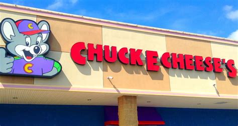 50 Person Brawl Breaks Out At Chuck E Cheese During Kids First