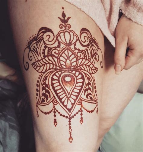 The 25 Best Thigh Henna Ideas On Pinterest Mandala Tattoo Henna Leg Tattoo And Henna Tattoos